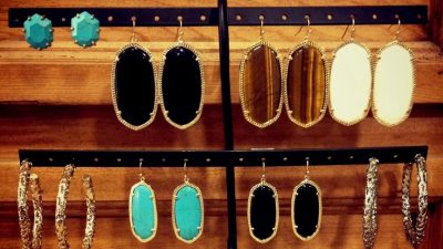 Kendra Scott | Western women, Clothes for women, Drop earrings