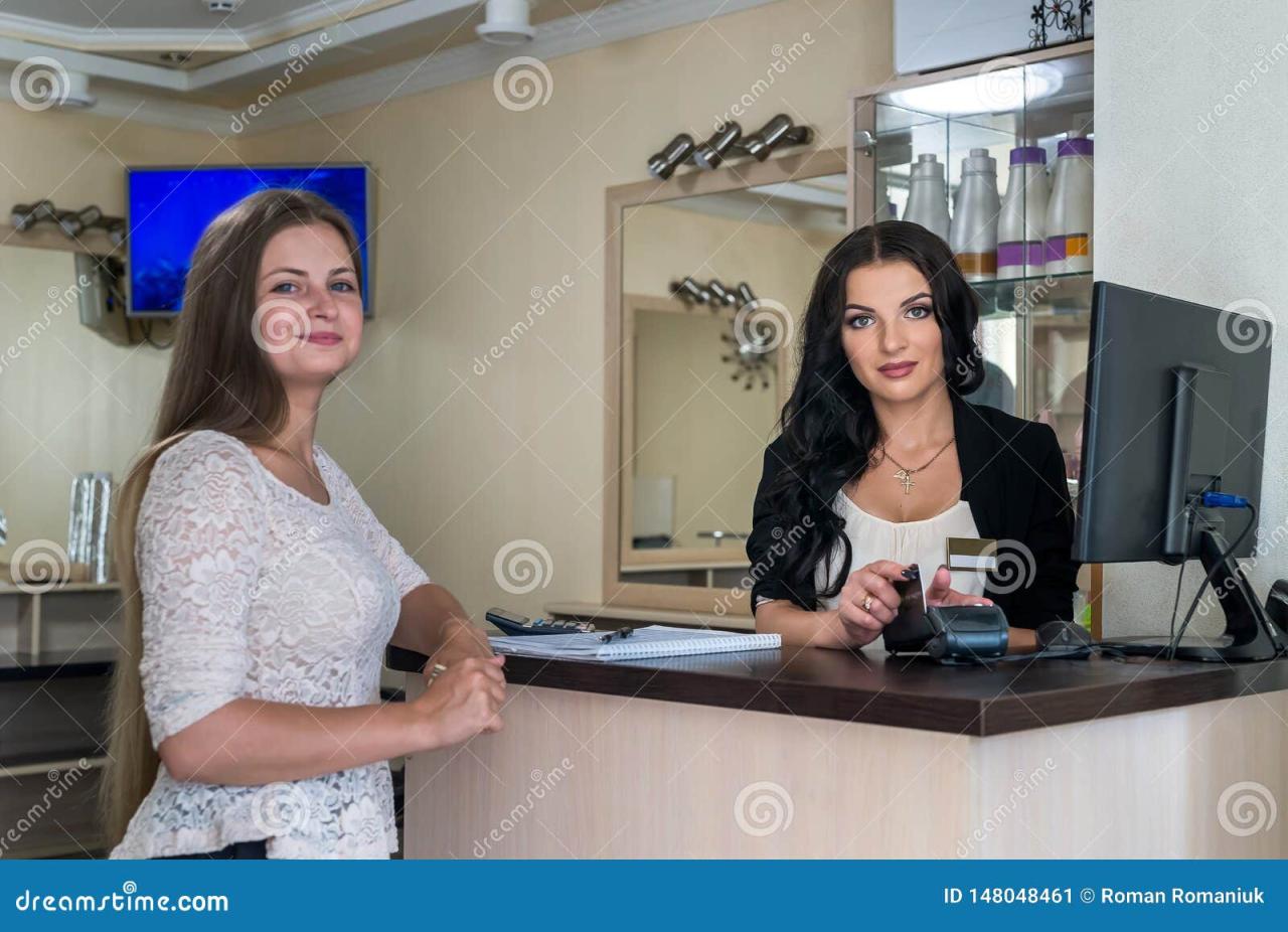 Client Paying in Beauty Salon Via Credit Card Stock Image - Image of ...
